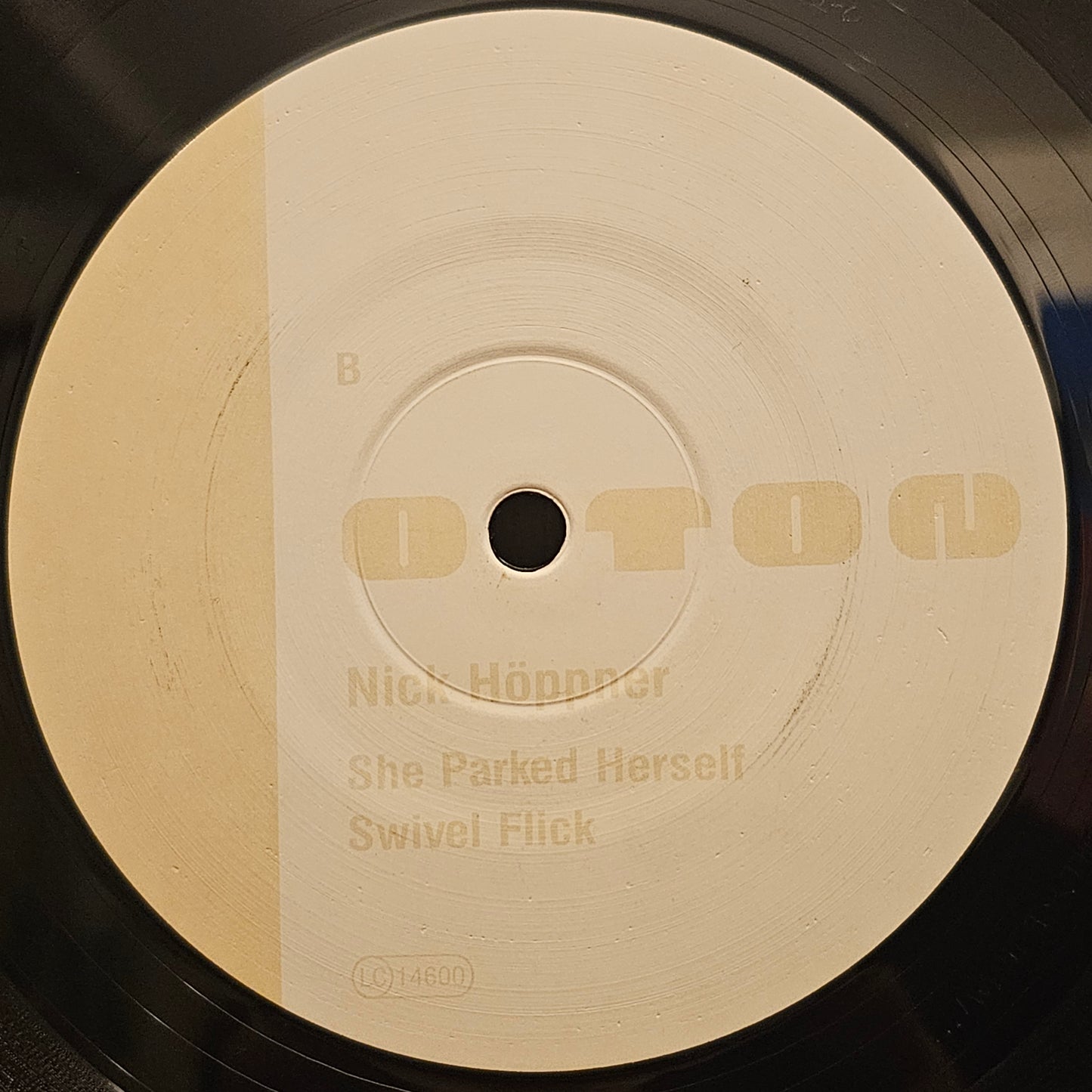 Nick Höppner – A Peck And A Pawn