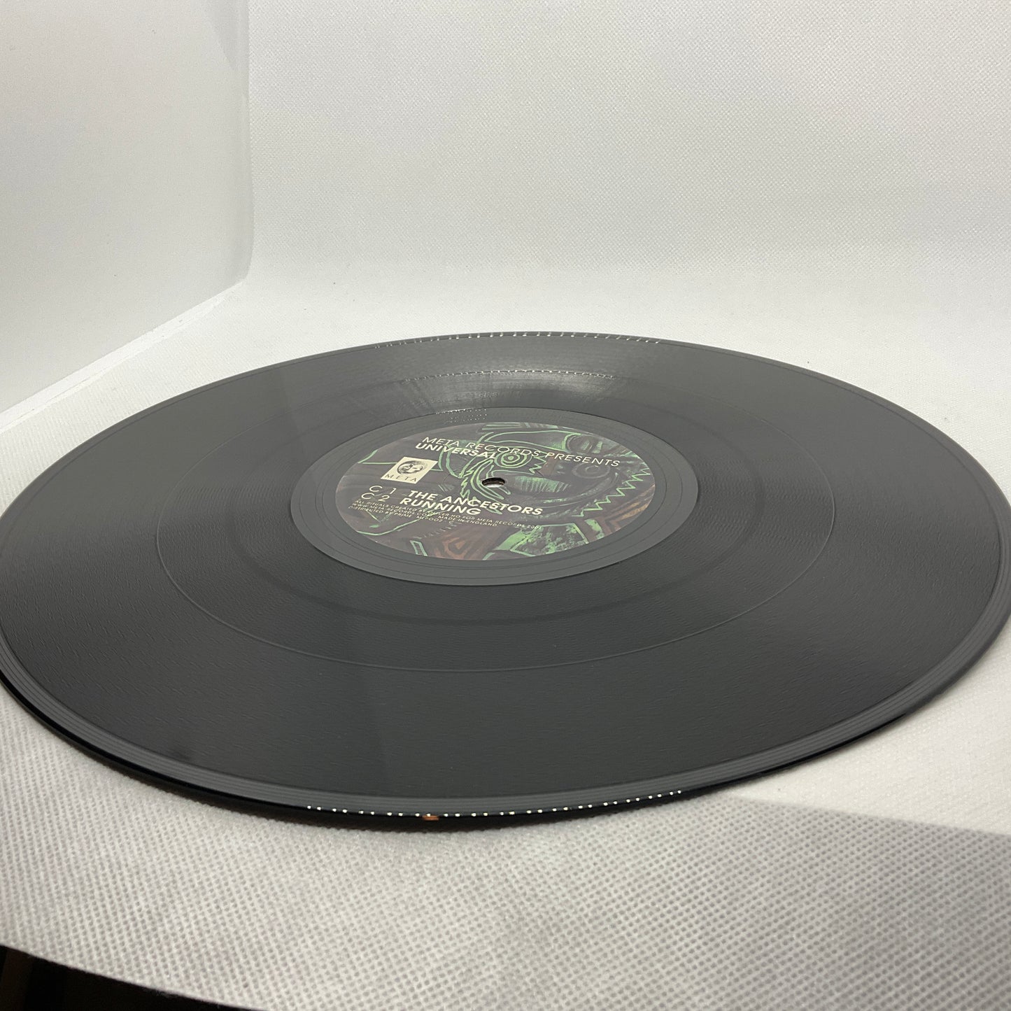 Oliver Ho - Universal / META LP002