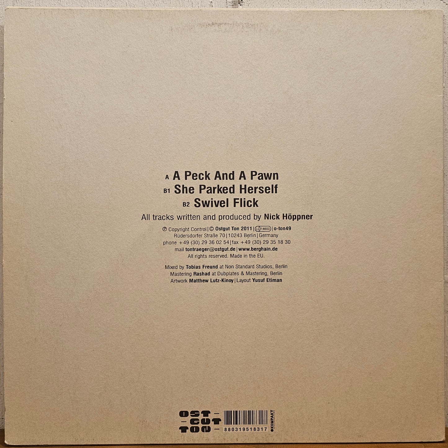 Nick Höppner – A Peck And A Pawn