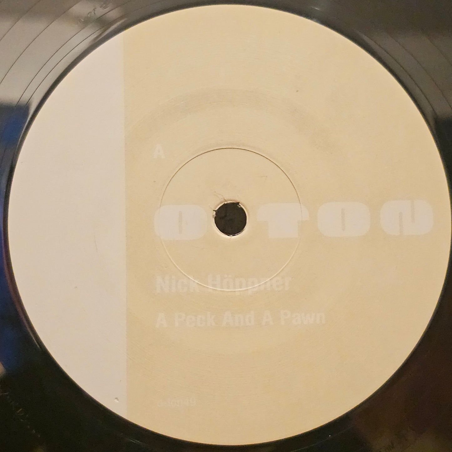 Nick Höppner – A Peck And A Pawn